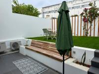 Casa Verde, T2 com jardim, na Praia da Vitória - B&B Praia da Vitória