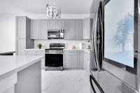 Sleek & Modern Townhome, Shared Backyard Oasis - Bed and Breakfast Miami
