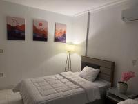 2BR Apartment in Diplomatic Quarter in Dokki - Free CAI Airport Pickup - B&B El Cairo