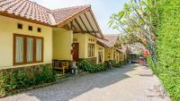 Cemara Asri Guesthouse - B&B Lembang