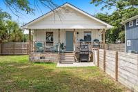 Twin Tides Beach House at Carolina Beach - Unit 1 - Bed and Breakfast Carolina Beach