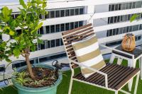 Hot Tub, Ice Bath, Gym, Sauna, Pool Table Coorparoo Haven - B&B Brisbane