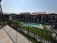 Luxury Flat with Terrace in Residence with Pool - B&B Affi