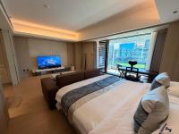 One-Bedroom Apartment with Balcony