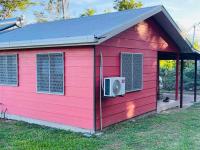 Tropical Getaway in Nadi Town with Smart Home - Bed and Breakfast Naidi