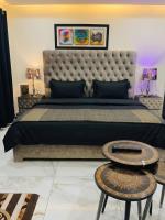 URBAN NEST Studio Apartment - WIFI - Netflix - AC - B&B Islamabad
