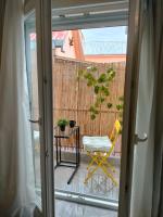 N&K Yellow Pearl Flat - B&B Volos