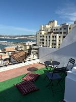 Sunny Apartment with Terrace Heart of Tangier - Ferienwohnung Tanger