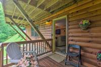Peaceful 3BR Cabin w/ Mountain Views & Large Deck - B&B Waynesville