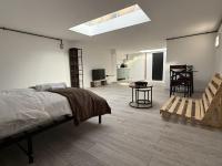 Shoreditch Bethnal Green Warehouse Studio by Tube - B&B Londres