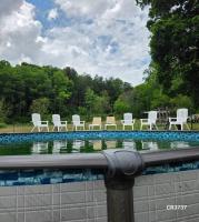 Wildwood Cabin Sports and Fun - Bed and Breakfast Logan