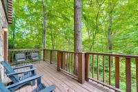 Cozy Family Cabin w/ Hot Tub ~ 4 Mi to Dollywood! - Ferienwohnung Pigeon Forge