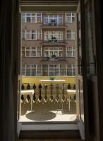 Steffany's Court Studio w Balcony in City Center - B&B Praga