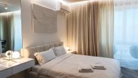 One-Bedroom Apartment with City View