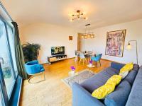 Relax in a Stunning Penthouse with terrace&parking - Bed and Breakfast Luxemburg
