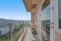 The Horizon Suite - 2BR with Balcony, Mountain View, Cinema, Smart Toilet, Free Parking - Bed and Breakfast Baguio City