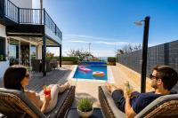Villa Costa Adeje 3BR with Heated Pool, Outdoor Kitchen & Gas BBQ, Aircon, Stunning Views by Aqua Vista Tenerife - Bed and Breakfast Adeje