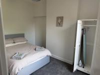 2 Bed Folkestone Flat, Town, Rail, Channel Tunnel - B&B Folkestone