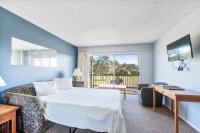 Family Suite for 6 Pet-friendly with Fireplace and Kitchen - Pool and Hot Tub - Chambres d'hôtes Ocean Shores