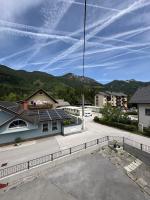 Apartmaji Tomšič - B&B Mojstrana