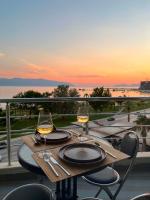 Sea View Retreat 2BR Apartment on Lungomare - Bed and Breakfast Vlorë