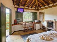 Chalé p/ casal com lareira, sauna e piscina - B&B Passa Quatro