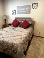 EXECUTIVE 1 BD SANCTUARY IN MILLCREEK- HOT TUB, Washer, dryer - B&B Salt Lake City