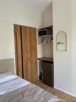 Estudio con balcón