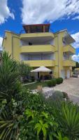 3 bedrooms Apartman DMT - B&B Kutleše