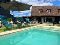 La Maison de la Ferme- piscine privée et jardin - B&B Queyssac