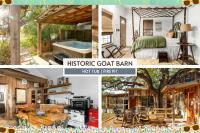 Pet Friendly Treehouse Vibe with Hot Tub & Fire Pit - Chambres d'hôtes Fredericksburg