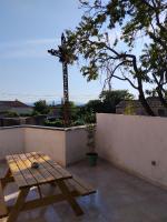 Maisonnette climatisée avec terrasse Jusqu à 4 pers Sous l'Amandier - Ferienwohnung Pourrières