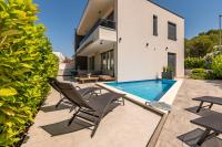 Villa Nika with pool & parking near Zadar - Bed and Breakfast Bibinje