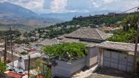 Old Bazaar Balcony Villa - Bed and Breakfast Gjirokastër