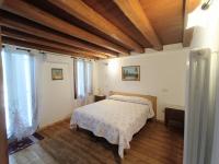 Tweepersoonskamer met Gedeelde Badkamer