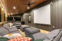 Pickleball Court Hot Tub Theatre Secret Room - Chambres d'hôtes Albrightsville