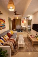 Pali Center, Bandra Calm Inside, Central Outside - B&B Mumbai
