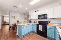 Stylish Modern-Farmhouse Boutique Condo - 2BD 2BA - B&B Gainesville