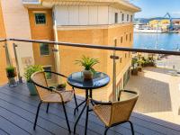 Stylish & Modern Large Balcony Poole Harbour Views - B&B Poole