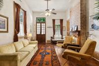 Historic 1840s Cottage Villa 2 min Steps from French Quarter 9br 7ba - Chambres d'hôtes La Nouvelle-Orléans