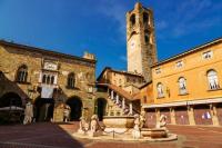 Casa vacanza Gea - Superior Apartment in Bergamo city with private parking car - Chambres d'hôtes Bergame