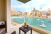 BnBNova - Saint Julian's Seafront 2BR 2BA with Terrace - B&B San Julian's