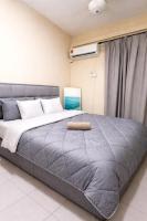 Bird's Nest Rooms Deluxe Queen Room Shared Kitchen & Living Area - Bed and Breakfast Bandar Puncak Alam