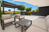 PATTY 1 a modern Apartment with Outdoor Kitchen & Terrace in Umag - Bed and Breakfast Umag