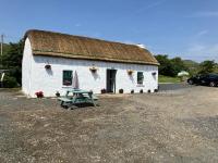 Anne’s Thatched Cottage - B&B Kilcar
