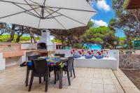 Beachfront Villa in Porto Pino - 30 meters - B&B Porto Pino