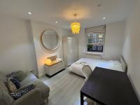 Private Room in shared flat in St John's Wood, close to the Beatles - B&B London