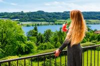 SeePanorama-Deluxe-Sauna-Massage-Garten-Tranpolin-Tischkicker-Tropical-BBQ-Parken - B&B Öhningen
