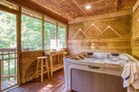Smoky Snuggle Spot - Cozy Cabin, Close to Dollywood & Dog Friendly! - B&B Pigeon Forge