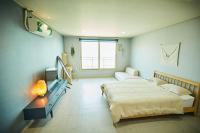 Double or Twin Room with Sea View